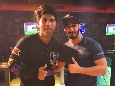 Tollywood aktkyoru Allu Siriş və Sain Fərhad. Hindistan/Tollywood istehsalı "ABCD" filmində