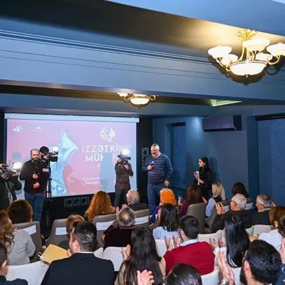 “İzzət” kino mükafatının təqdimatı keçirildi